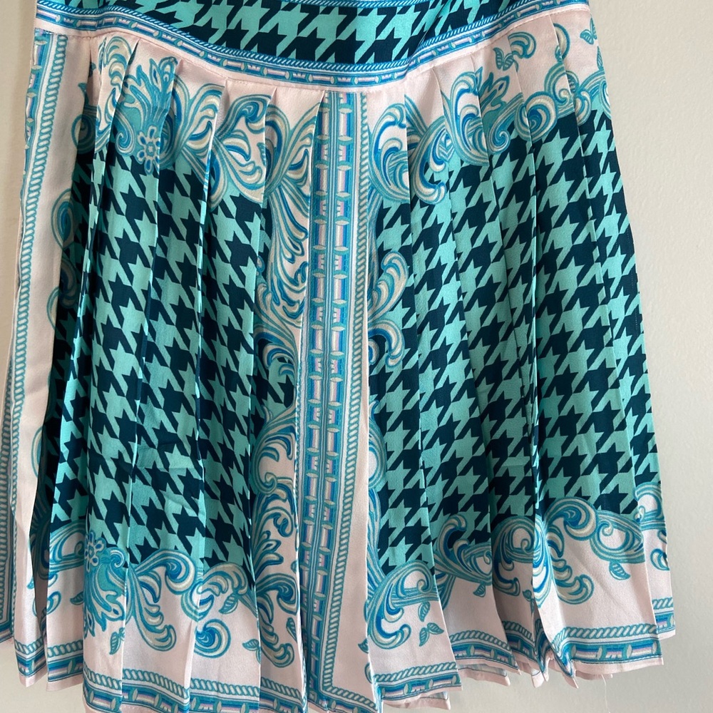 Chic Teal and White Skirt